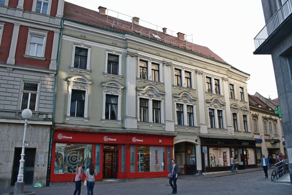 Trg bana Jelačića 2, kuću Demeter, podigao je oko 1829. godine Bartol Felbinger. Pročelje je preoblikovano 1890-ih